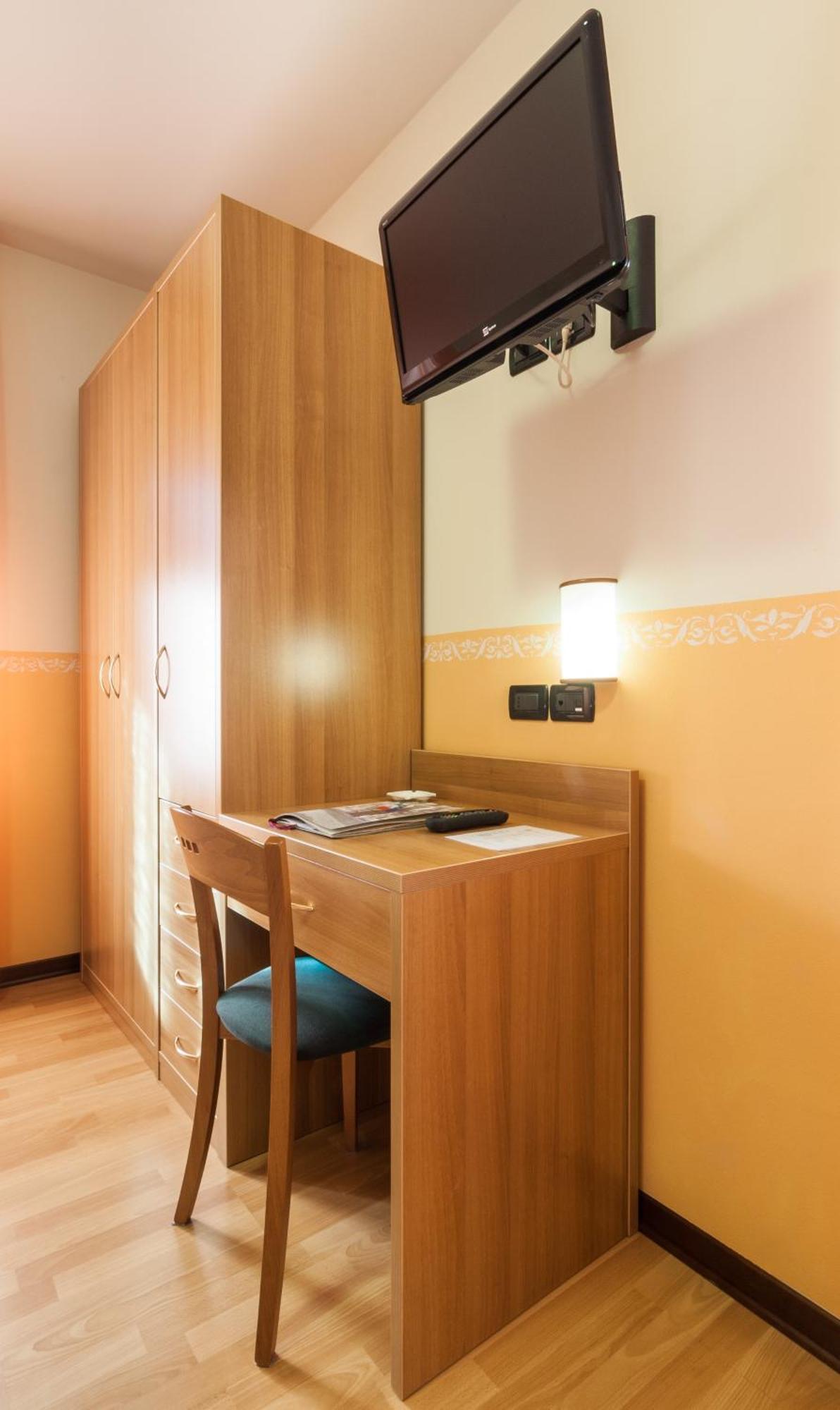 Hotel Edelweiss Con Ristorante Note Di Gusto 上福尔尼 外观 照片